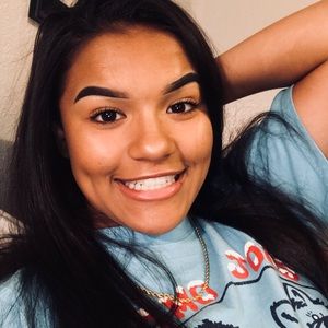 Meet your Posher, Saeniah